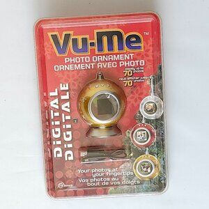 FUN DIGITAL VU-Me Photo Ornament BNIP Bulb Ornament Displays Up to 70 Photos